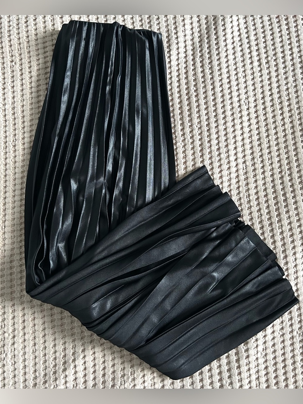Black Pleated Satin-Look Maxi Skirt L/XL Elastic Waist Modest Elegant